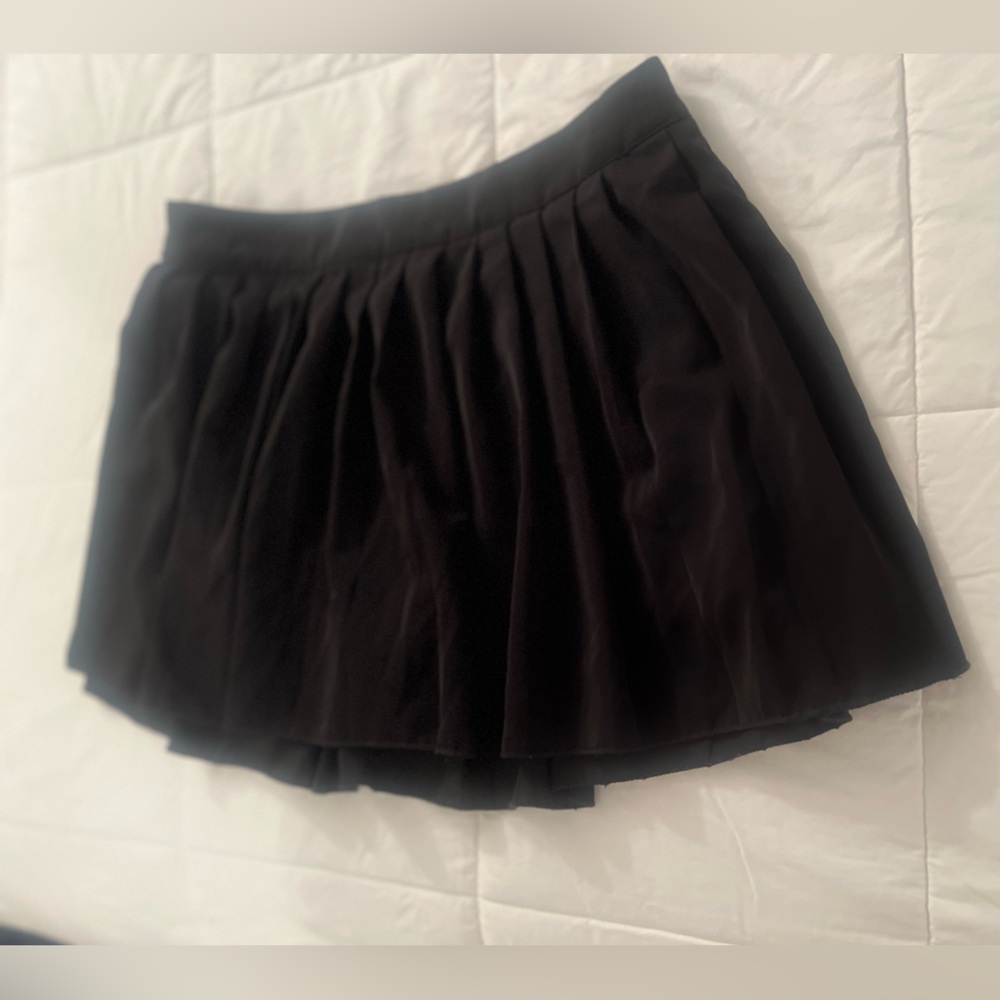 Pleated black tennis skirt